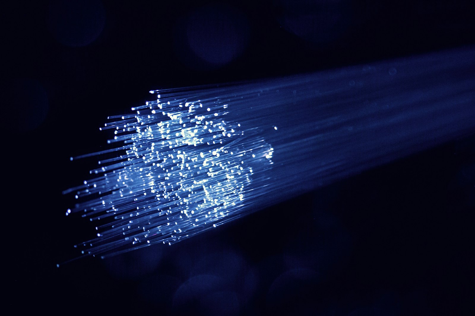 Verizon and Corning announce multi-year, multi-billion dollar supply agreement for broadband expansion and next-gen AI infrastructure